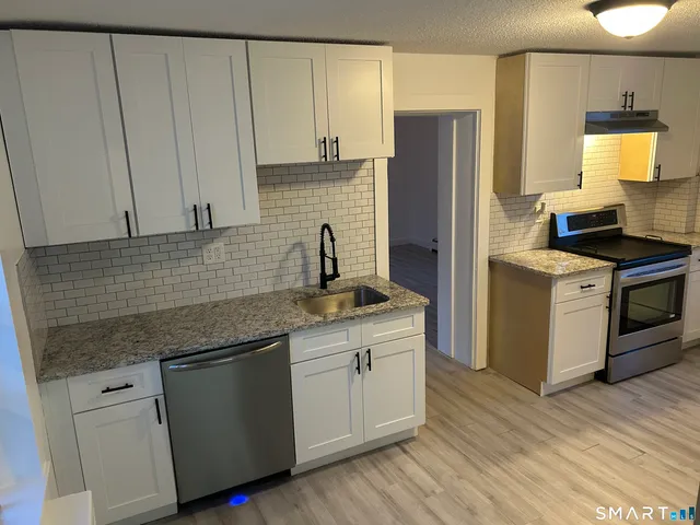 $269,900 | 7 Rose Street, Norwich, CT 06360