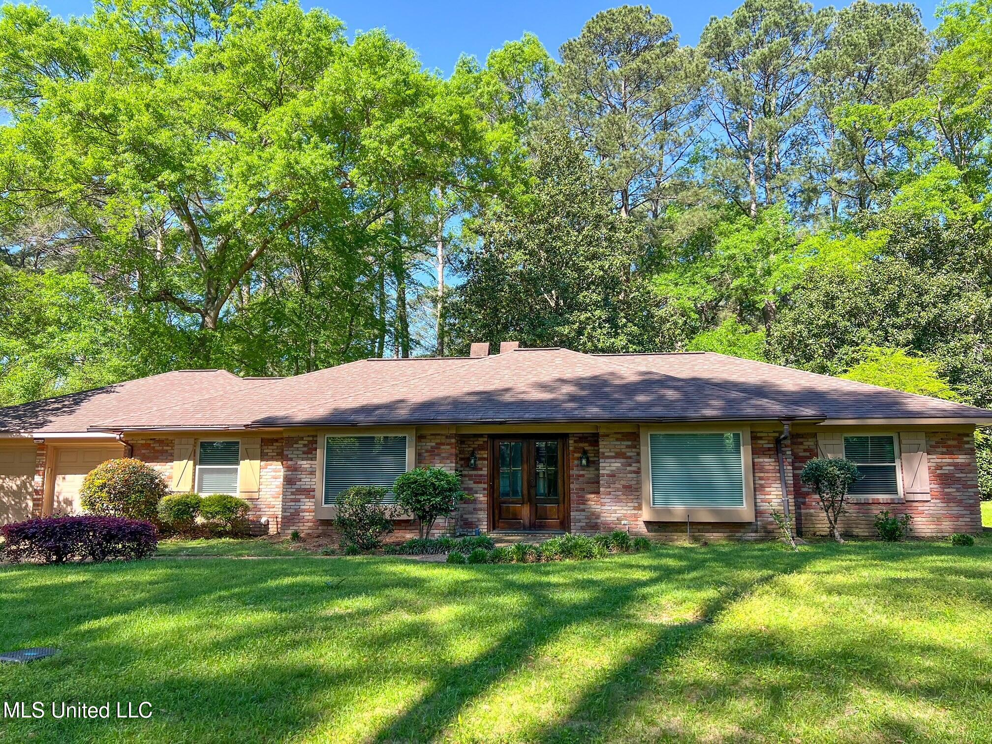 5365 Red Fox Road Jackson, MS 39211 - Photo 1 of 19 IMG_1225