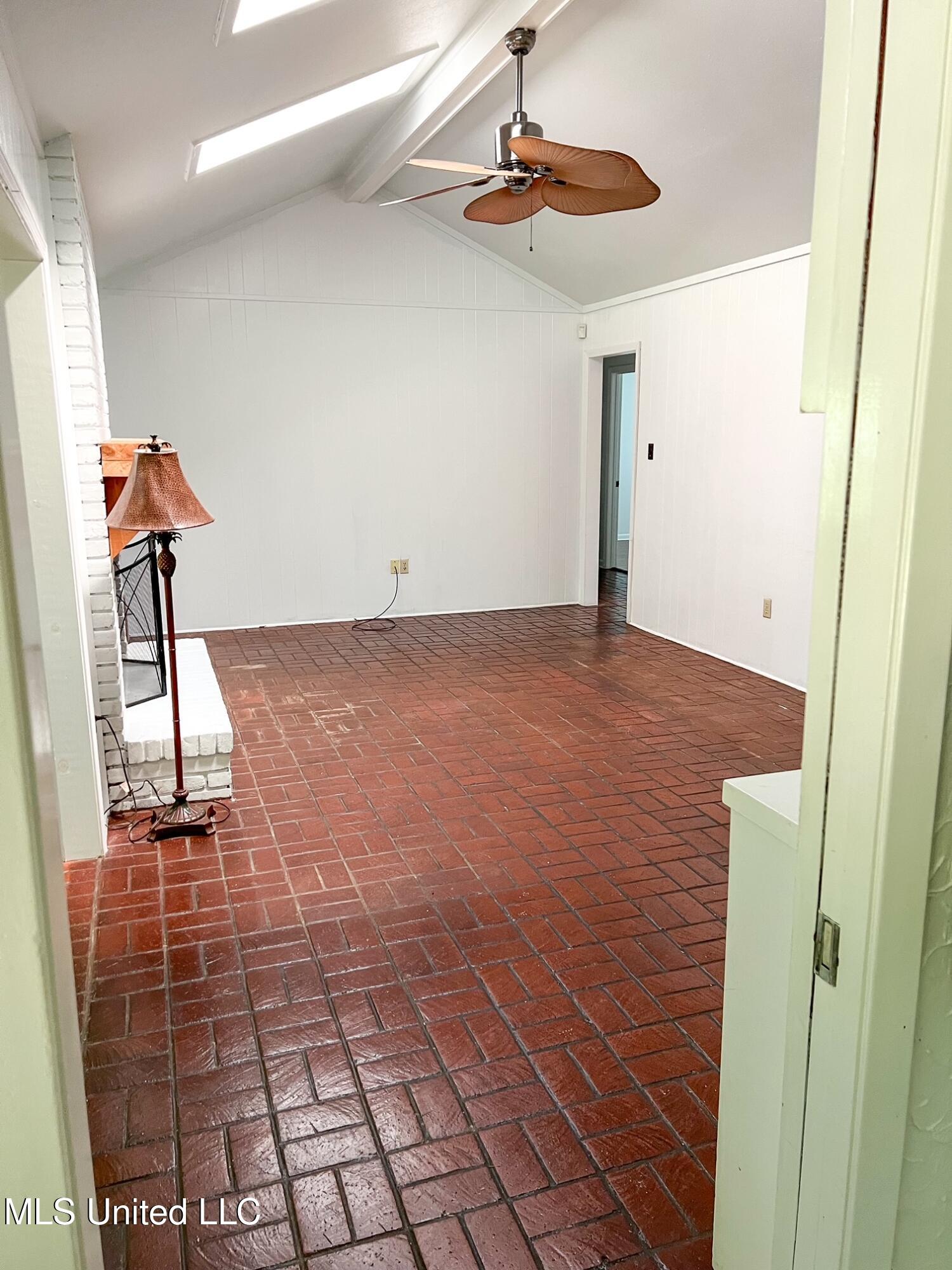 5365 Red Fox Road Jackson, MS 39211 - Photo 11 of 19 IMG_1207