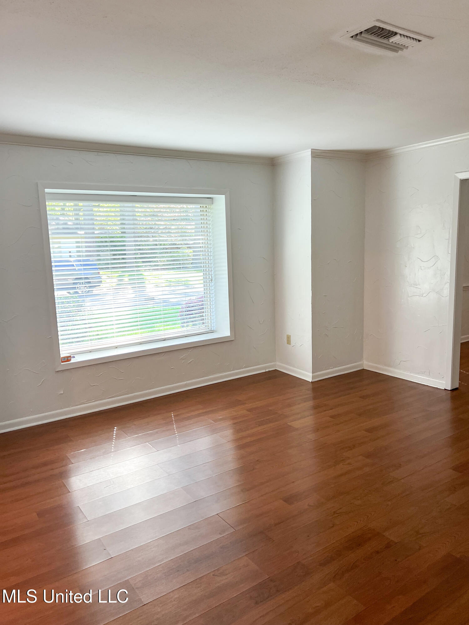 5365 Red Fox Road Jackson, MS 39211 - Photo 4 of 19 IMG_1201