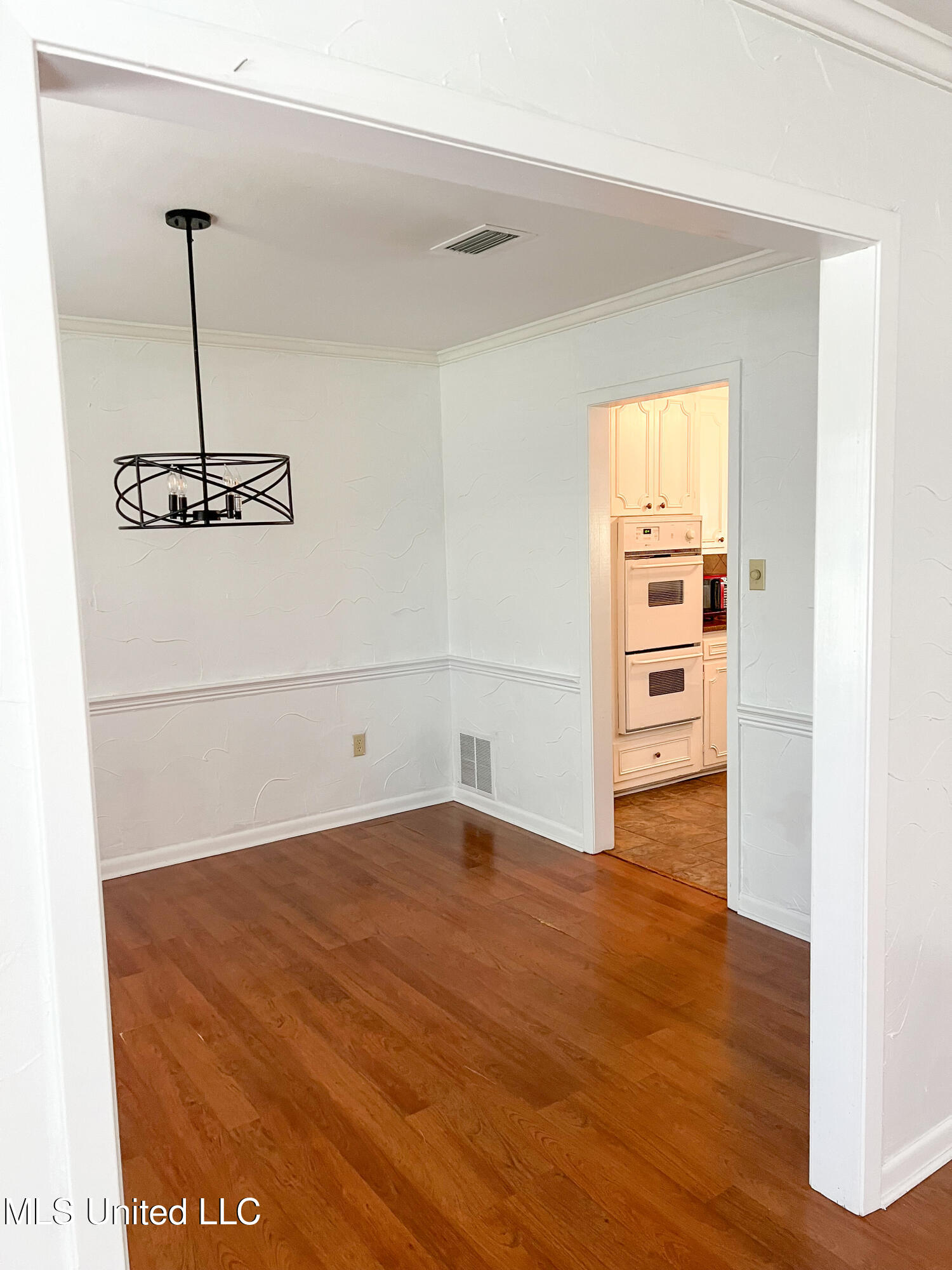 5365 Red Fox Road Jackson, MS 39211 - Photo 6 of 19 IMG_1202