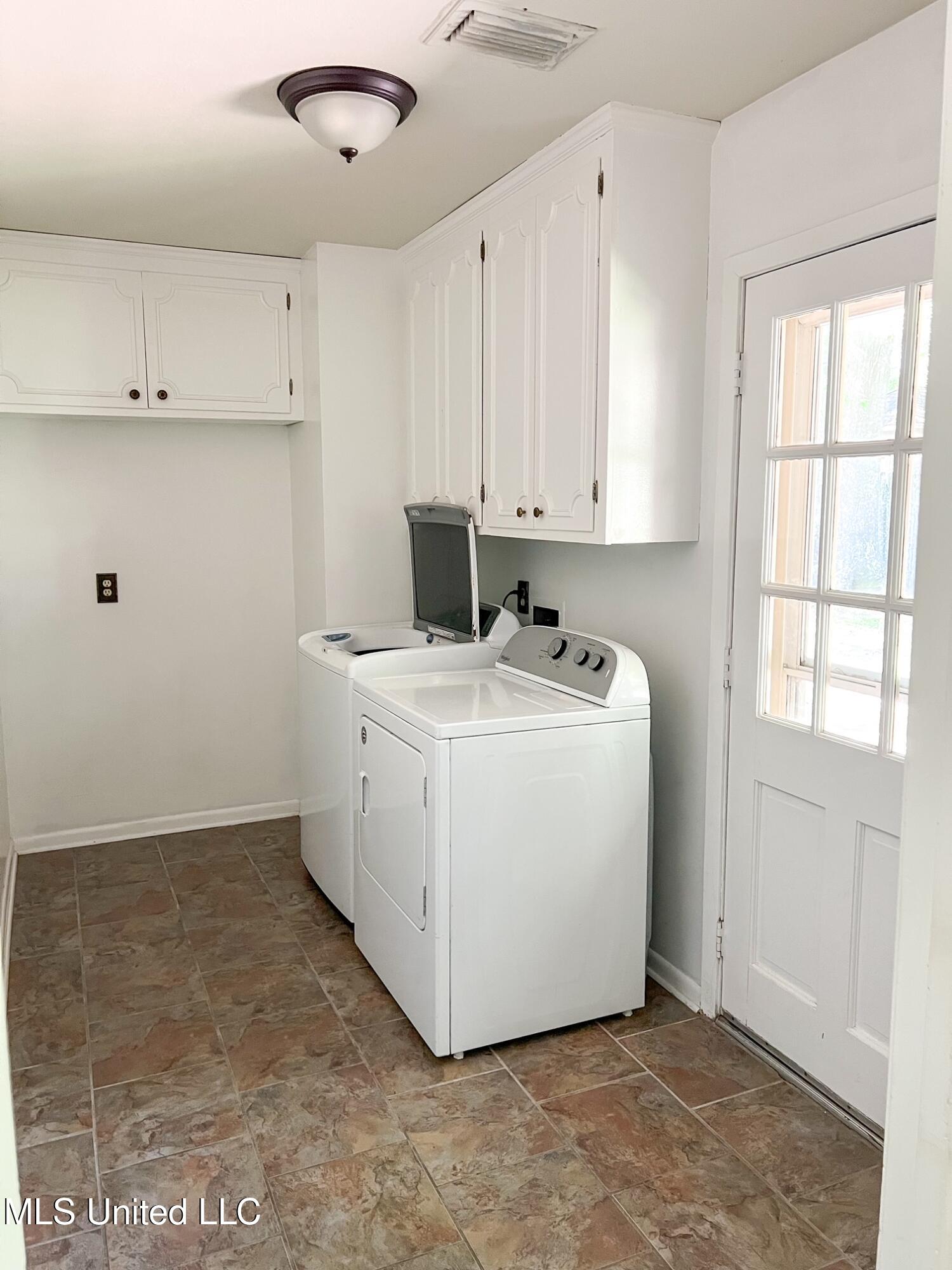 5365 Red Fox Road Jackson, MS 39211 - Photo 9 of 19 IMG_1220