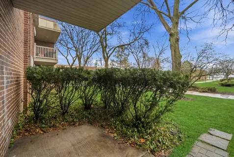 $190,000 | 500 North Wilke Road, Unit 105, Palatine, IL 60074