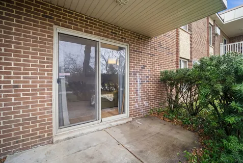 $190,000 | 500 North Wilke Road, Unit 105, Palatine, IL 60074
