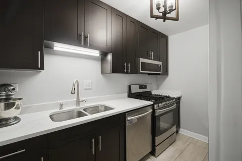 $190,000 | 500 North Wilke Road, Unit 105, Palatine, IL 60074