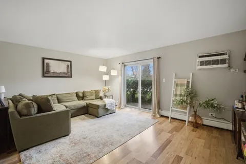 $190,000 | 500 North Wilke Road, Unit 105, Palatine, IL 60074