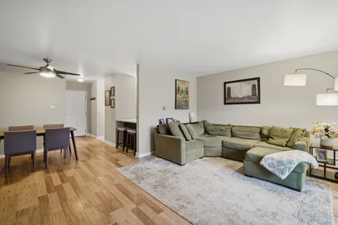 $190,000 | 500 North Wilke Road, Unit 105, Palatine, IL 60074