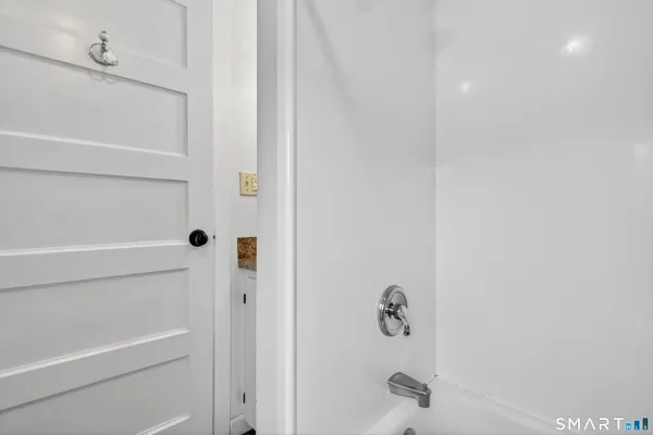 $675,000 | 42 Neck Road, Madison, CT 06443