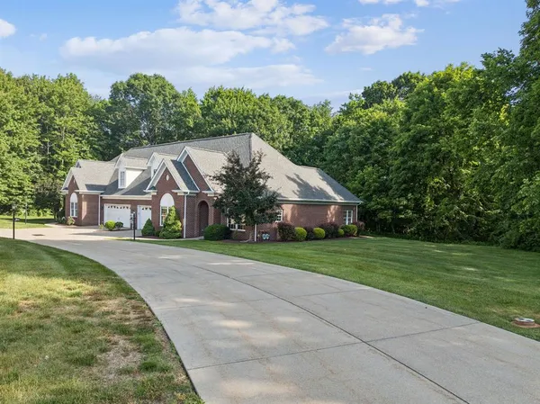 $379,900 | 207 Maple Court, Aliquippa, PA 15001