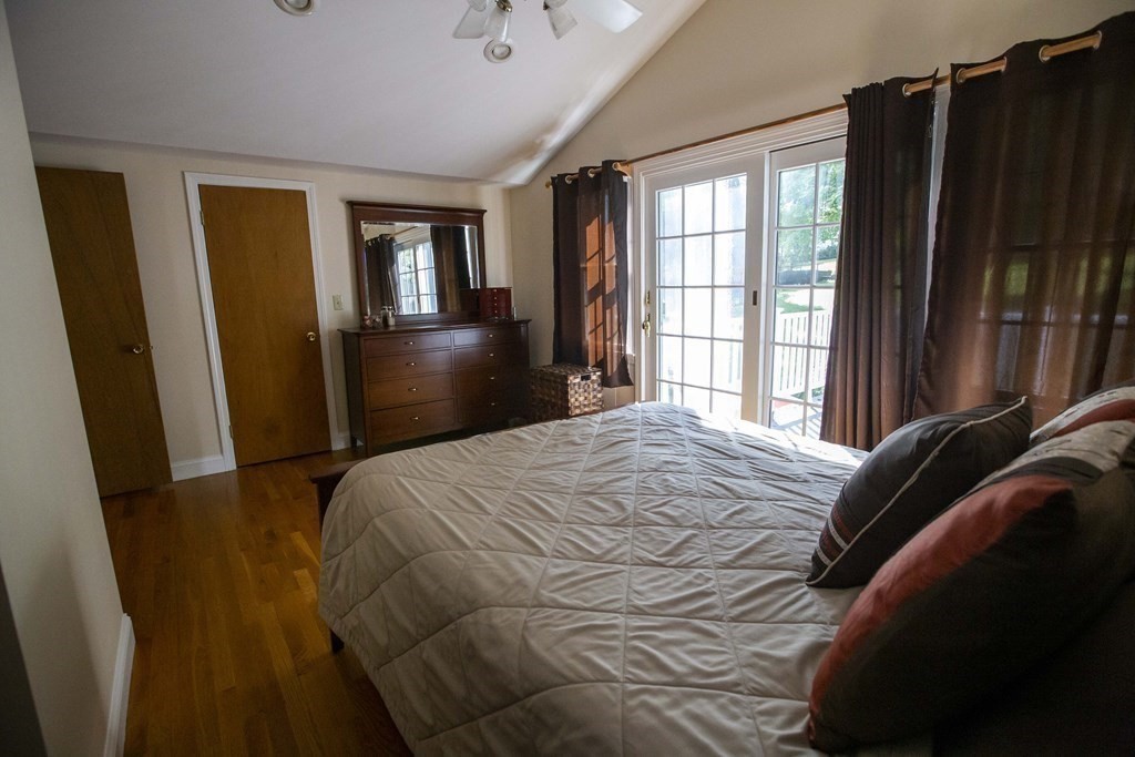 81 Elm Street Wakefield, MA 01880 - Photo 24 of 40