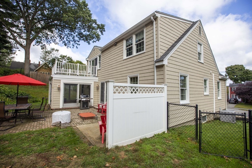 81 Elm Street Wakefield, MA 01880 - Photo 28 of 40