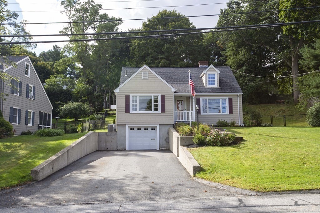 81 Elm Street Wakefield, MA 01880 - Photo 3 of 40