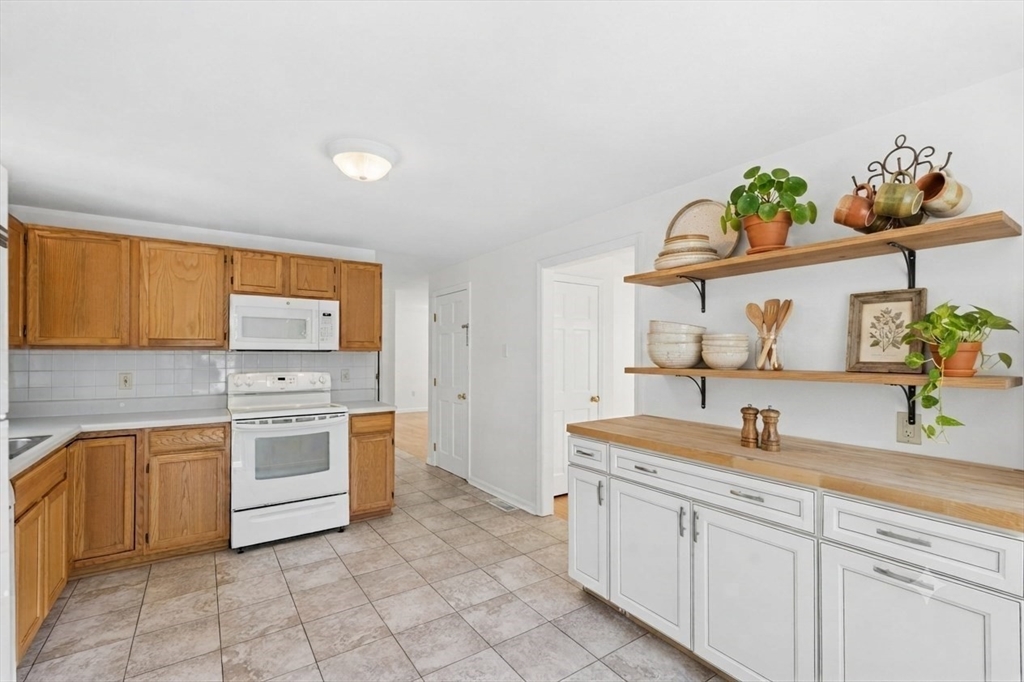 15 Pine Grove Road Westford, MA 01886 - Photo 11 of 41