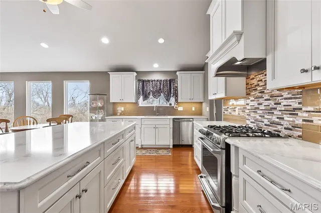 $784,000 | 421 Spears Street, Sunset Hills, MO 63127