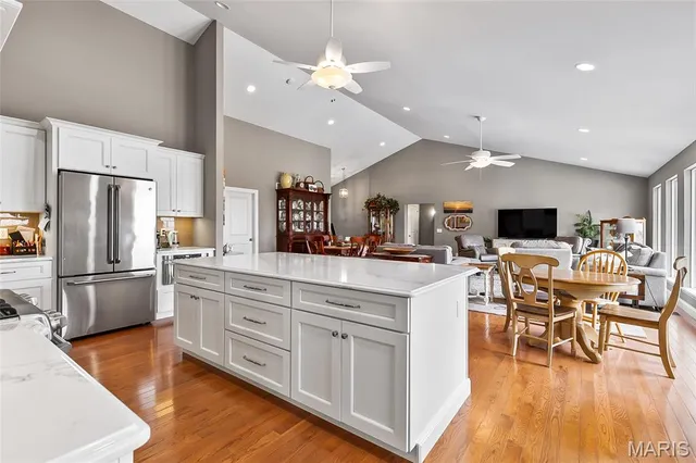 $784,000 | 421 Spears Street, Sunset Hills, MO 63127