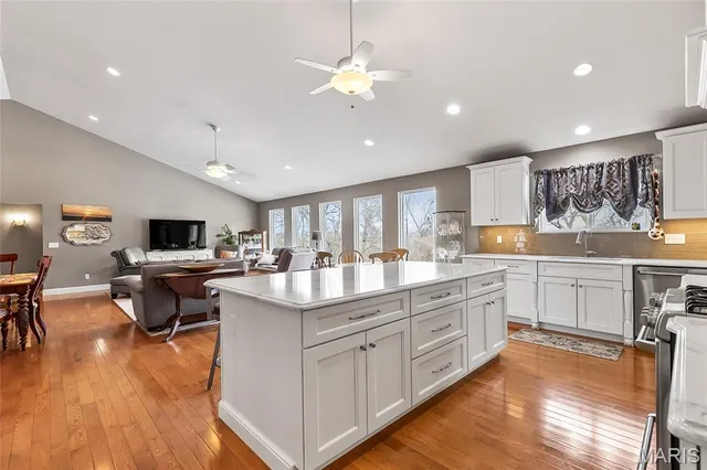 $784,000 | 421 Spears Street, Sunset Hills, MO 63127