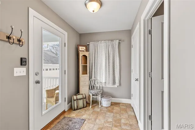 $784,000 | 421 Spears Street, Sunset Hills, MO 63127