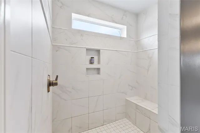 $784,000 | 421 Spears Street, Sunset Hills, MO 63127