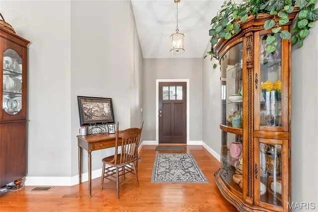 $784,000 | 421 Spears Street, Sunset Hills, MO 63127