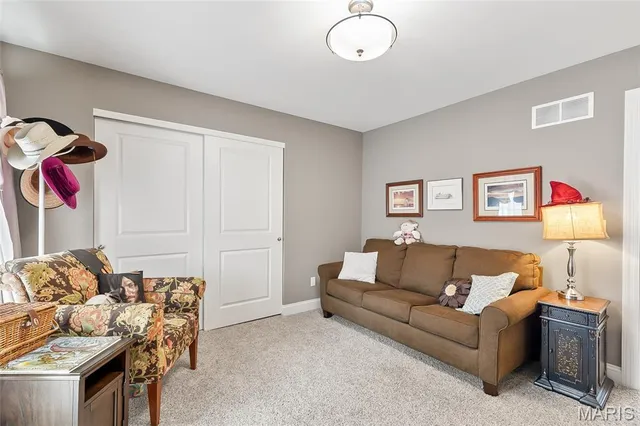 $784,000 | 421 Spears Street, Sunset Hills, MO 63127