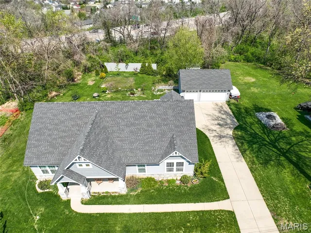 $784,000 | 421 Spears Street, Sunset Hills, MO 63127