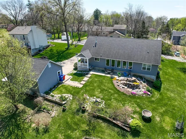 $784,000 | 421 Spears Street, Sunset Hills, MO 63127