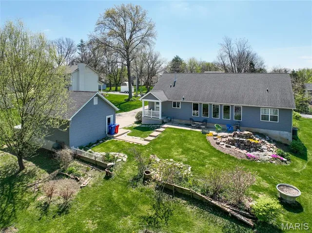 $784,000 | 421 Spears Street, Sunset Hills, MO 63127