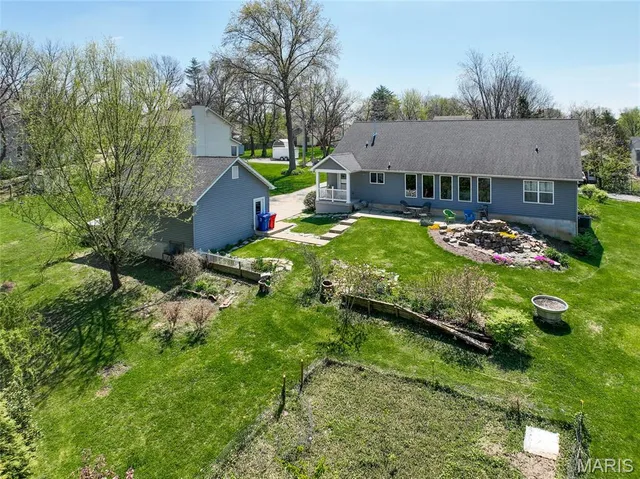 $784,000 | 421 Spears Street, Sunset Hills, MO 63127