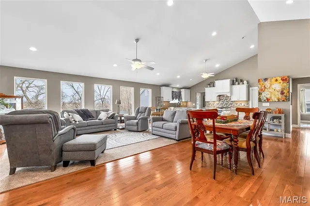 $784,000 | 421 Spears Street, Sunset Hills, MO 63127