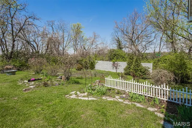 $784,000 | 421 Spears Street, Sunset Hills, MO 63127