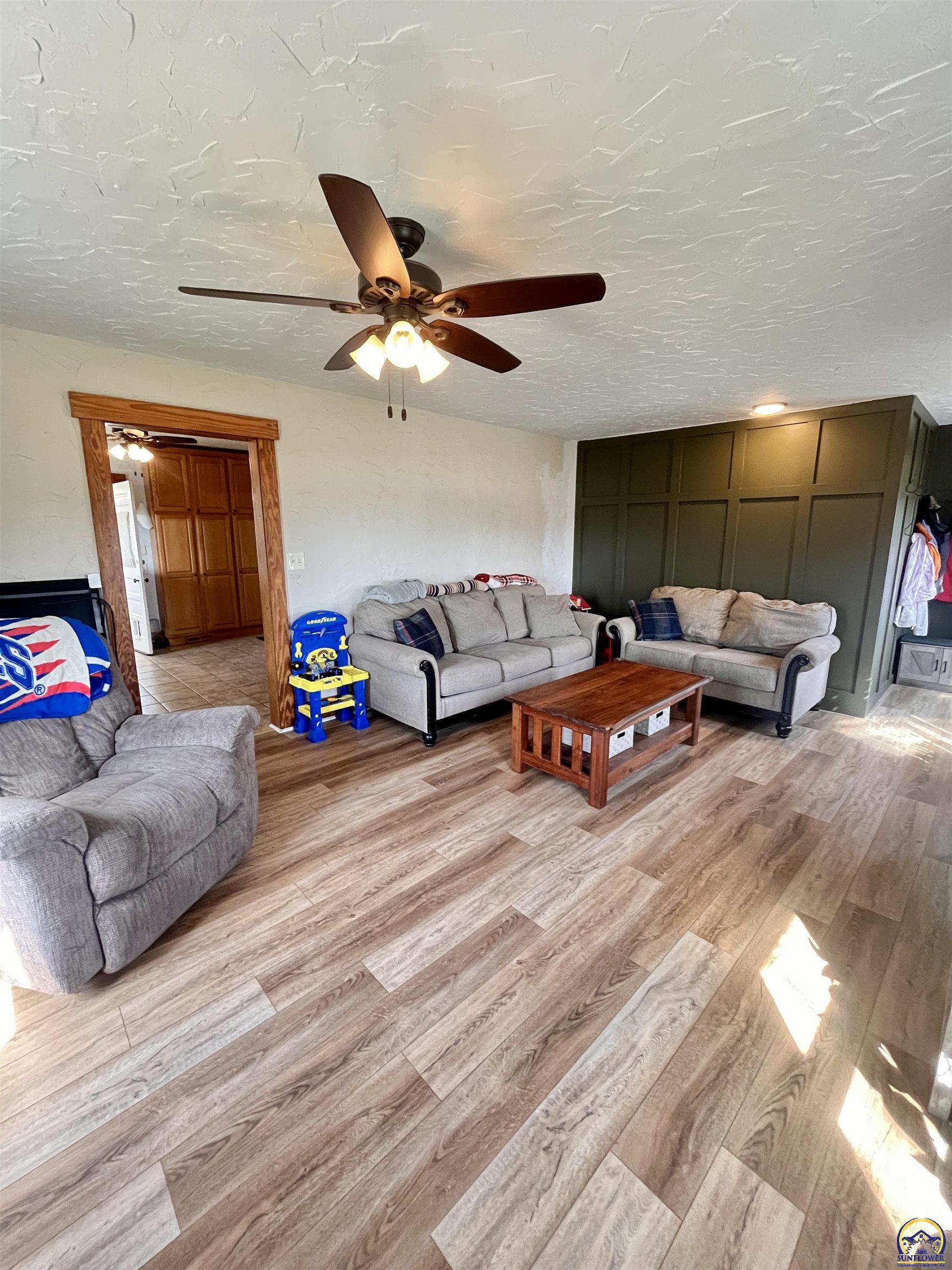 133 East 3rd Street Allen, KS 66833 - Photo 3 of 38