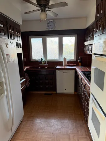 $4,200 | 1800 Montgomery Court, Deerfield, IL 60015