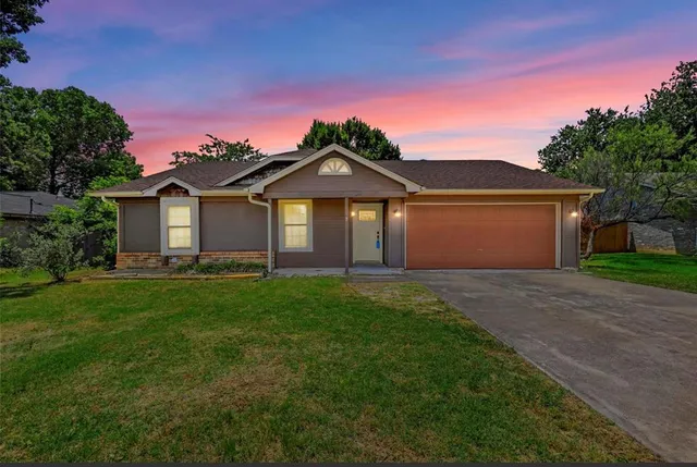 $295,000 | 1300 Timbercrest Drive, Benbrook, TX 76126