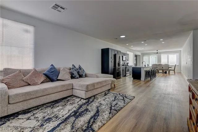 $2,999 | 1176 Colgate Lane, Las Vegas, NV 89110