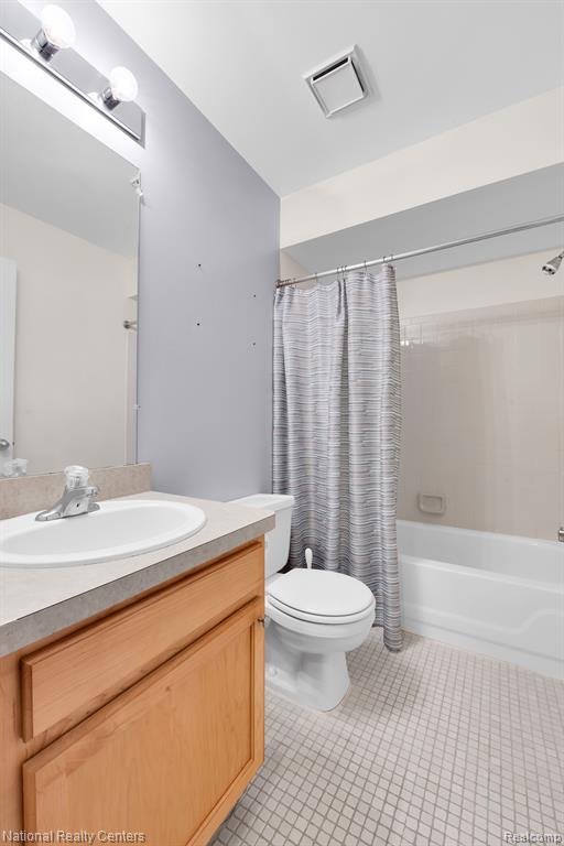 1613 O'Neil Circle Rochester Hills, MI 48307 - Photo 15 of 29