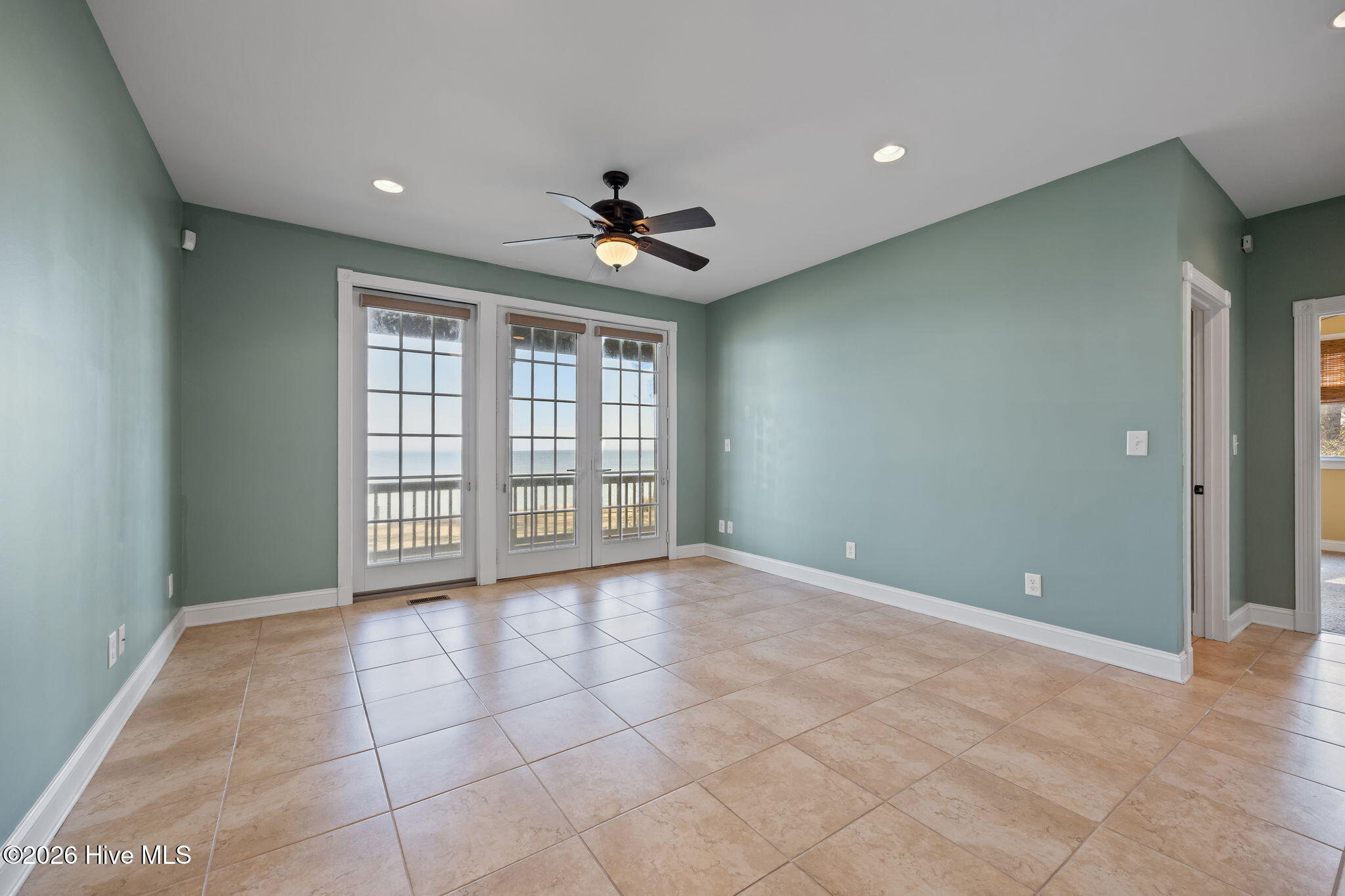 486 Sandy Point Drive Beaufort, NC 28516 - Photo 25 of 67 25-web-or-mls-IMG_3024