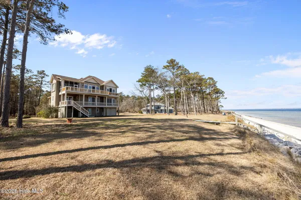 $995,000 | 486 Sandy Point Drive, Beaufort, NC 28516