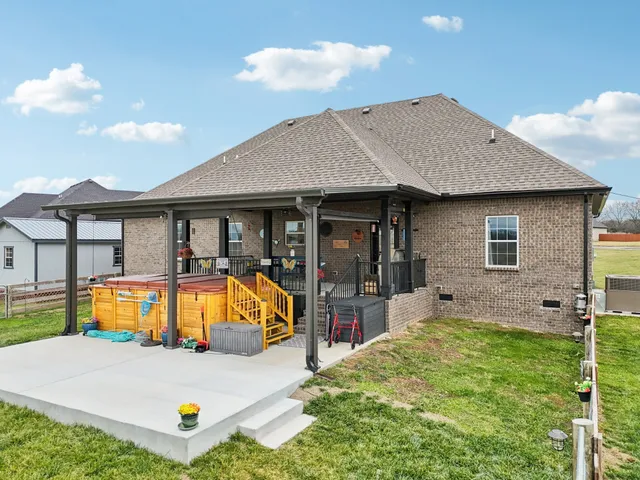$530,000 | 163 Honeybee Drive, Unionville, TN 37180