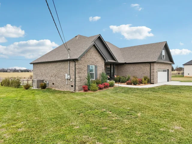 $530,000 | 163 Honeybee Drive, Unionville, TN 37180