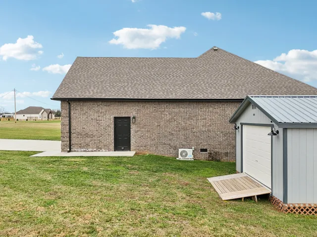 $530,000 | 163 Honeybee Drive, Unionville, TN 37180