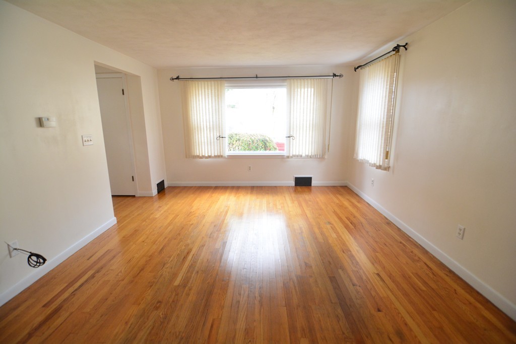 111 Mary Coburn Road Springfield, MA 01129 - Photo 4 of 16