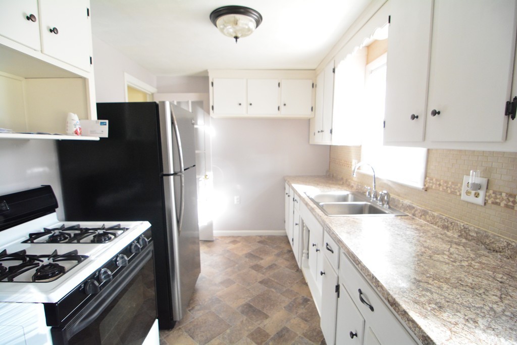 111 Mary Coburn Road Springfield, MA 01129 - Photo 6 of 16