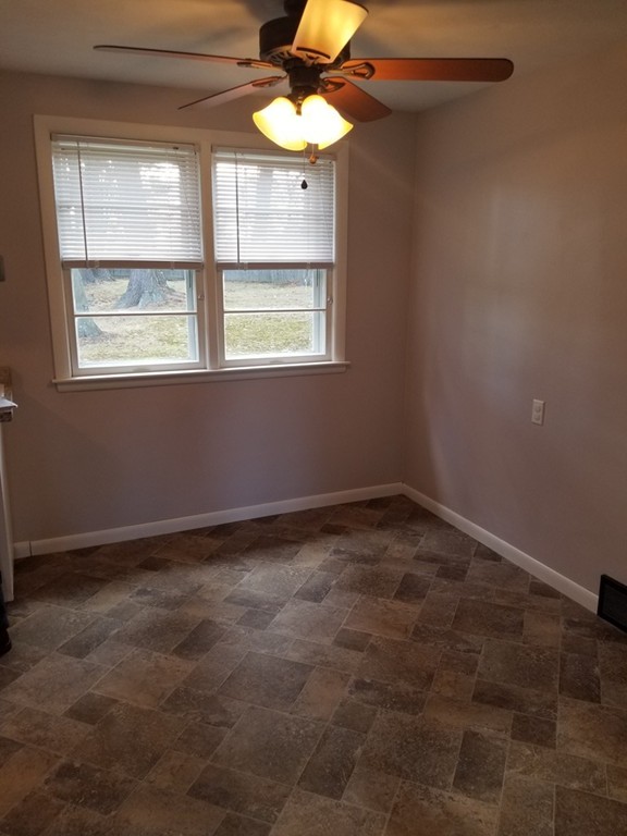111 Mary Coburn Road Springfield, MA 01129 - Photo 7 of 16