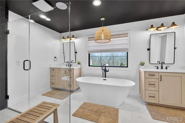 $2,000,000 | 350 Birkhead Road, Winfield, MO 63389