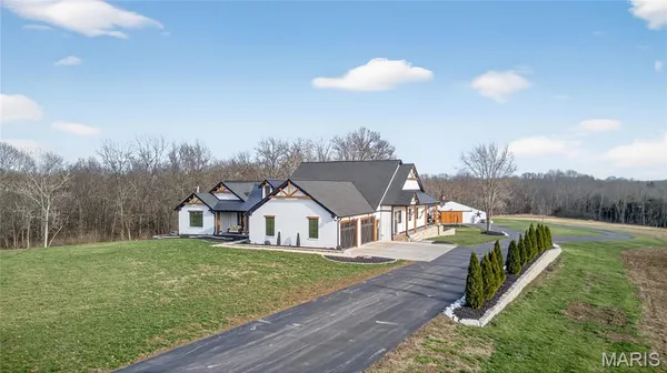 $2,000,000 | 350 Birkhead Road, Winfield, MO 63389