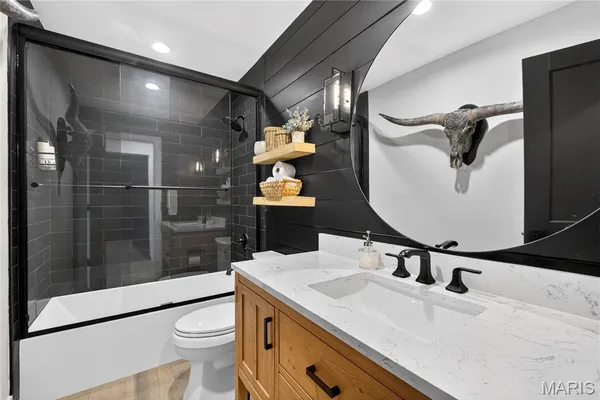 $2,000,000 | 350 Birkhead Road, Winfield, MO 63389