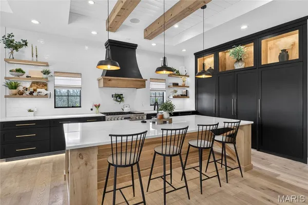 $2,000,000 | 350 Birkhead Road, Winfield, MO 63389