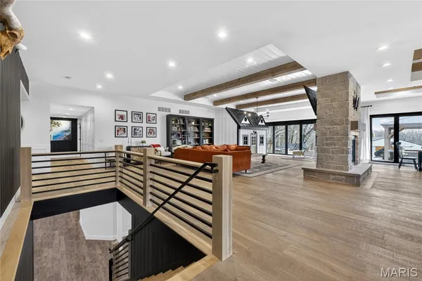 $2,000,000 | 350 Birkhead Road, Winfield, MO 63389