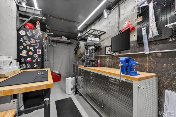 $2,000,000 | 350 Birkhead Road, Winfield, MO 63389