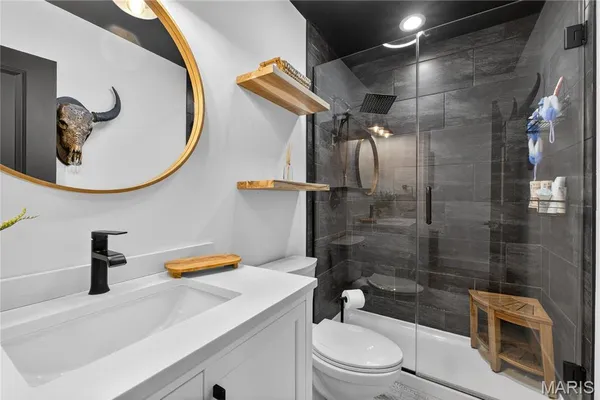 $2,000,000 | 350 Birkhead Road, Winfield, MO 63389